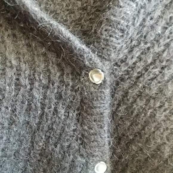 Express Sweater - Picture 4 of 4
